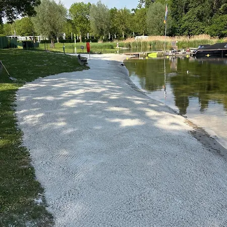 Casa de Férias 4 Pers Op Maasparcje Met Privestrand